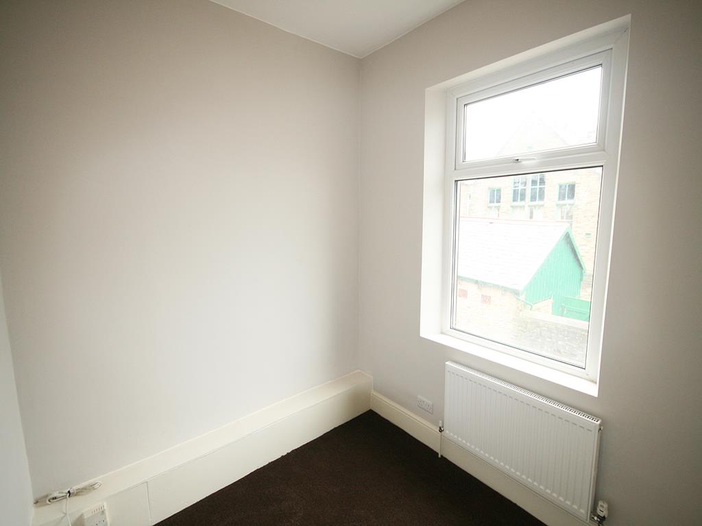 2 bedroom mid terrace house To Let in Earby - IMG_7552.jpg